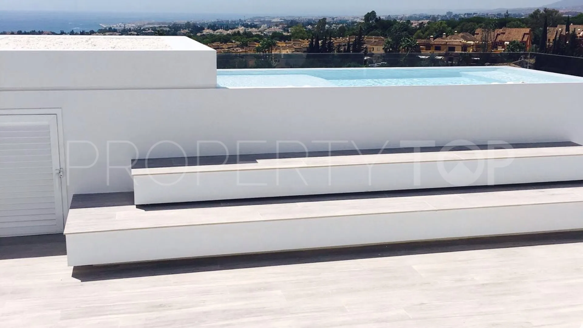 Villa for sale in Nagüeles with 4 bedrooms