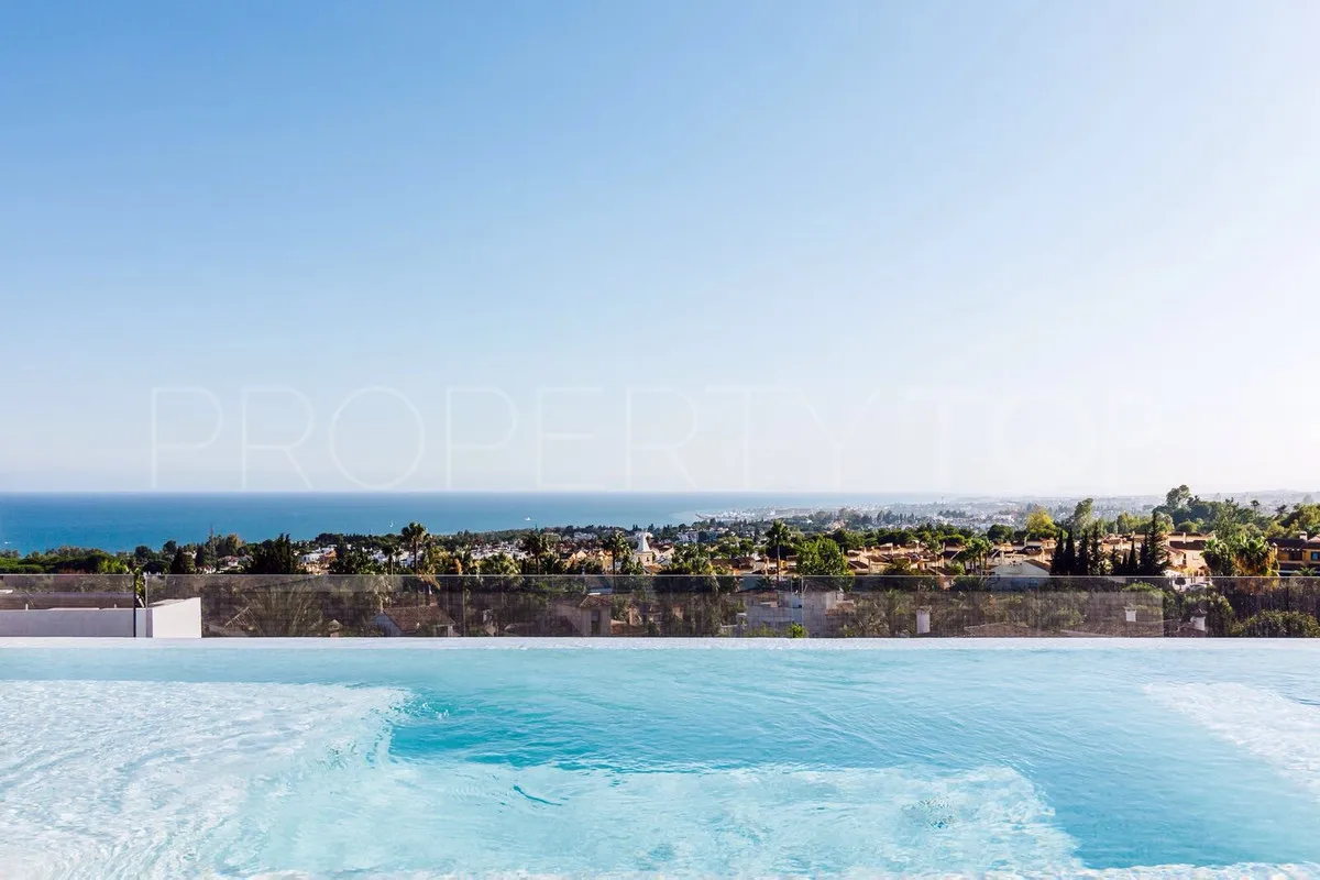 Villa for sale in Nagüeles with 4 bedrooms