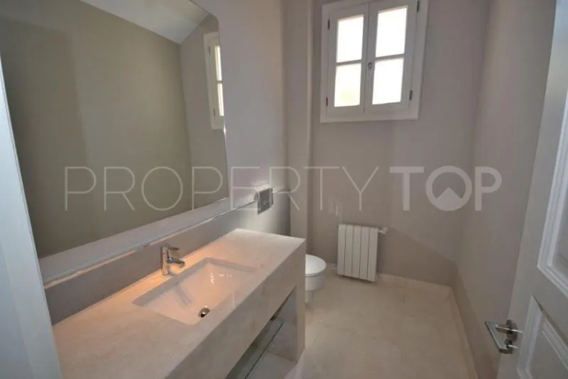 For sale 6 bedrooms villa in Guadalmina Baja