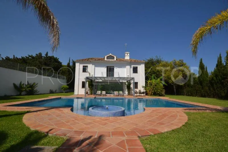 For sale 6 bedrooms villa in Guadalmina Baja