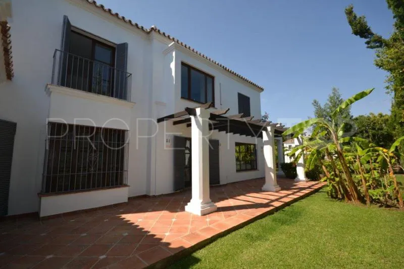 For sale 6 bedrooms villa in Guadalmina Baja