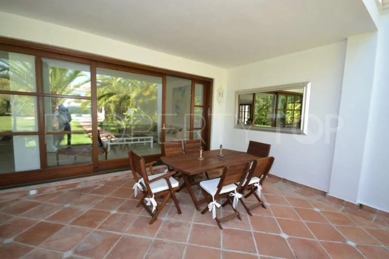 For sale 6 bedrooms villa in Guadalmina Baja