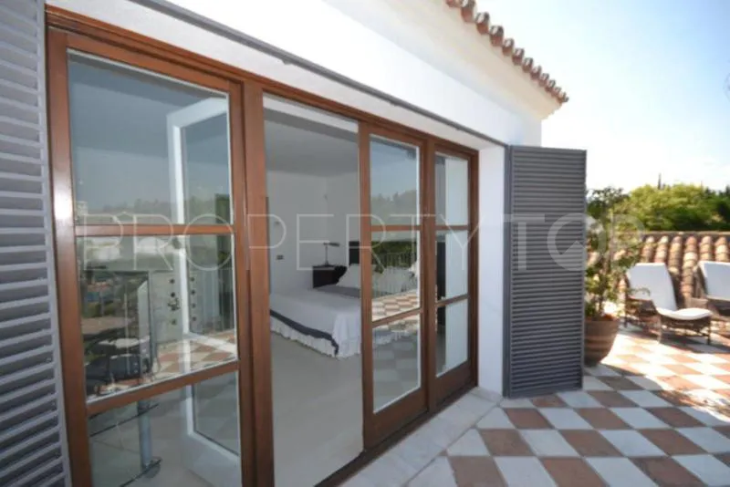 For sale 6 bedrooms villa in Guadalmina Baja