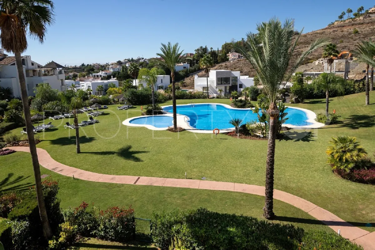 Comprar Ático en El Paraiso con 3 dormitorios