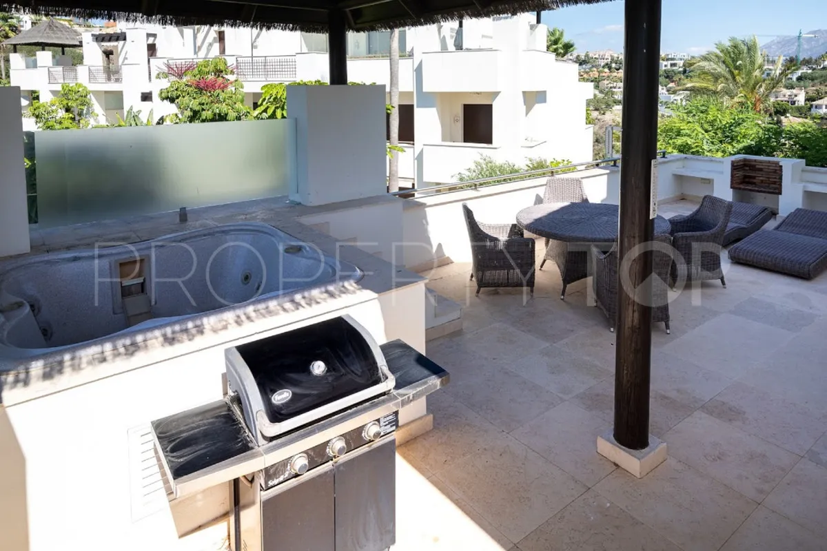 Comprar Ático en El Paraiso con 3 dormitorios