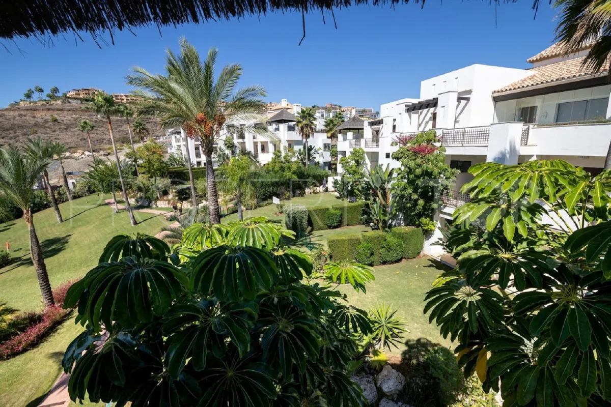 Comprar Ático en El Paraiso con 3 dormitorios
