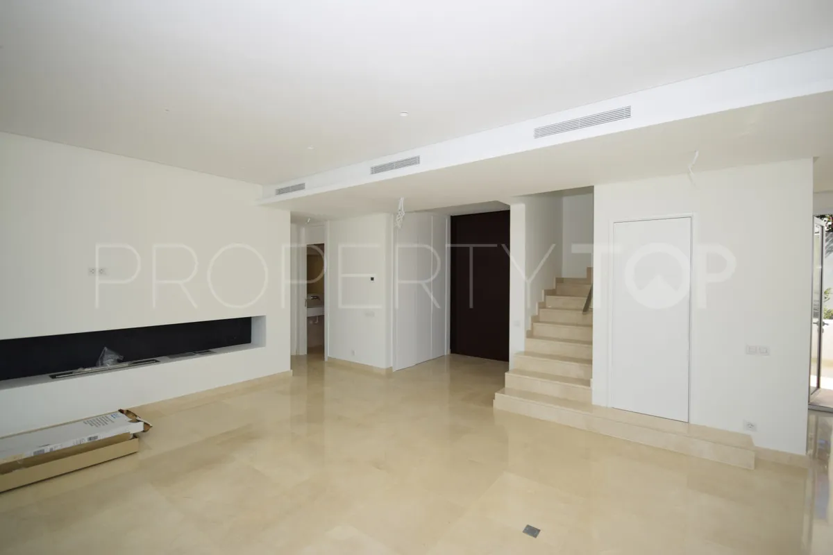 Buy Marbella City villa with 5 bedrooms