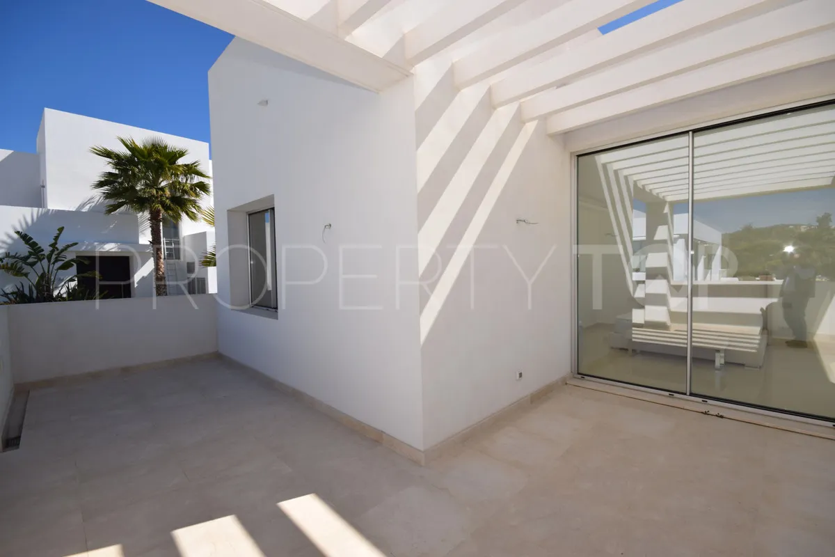 Buy Marbella City villa with 5 bedrooms
