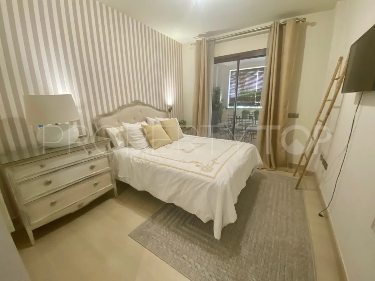 Apartamento planta baja en venta en Nueva Andalucia con 2 dormitorios