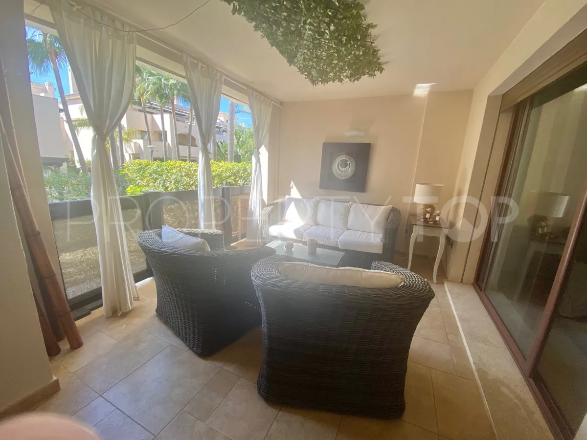 Apartamento planta baja en venta en Nueva Andalucia con 2 dormitorios