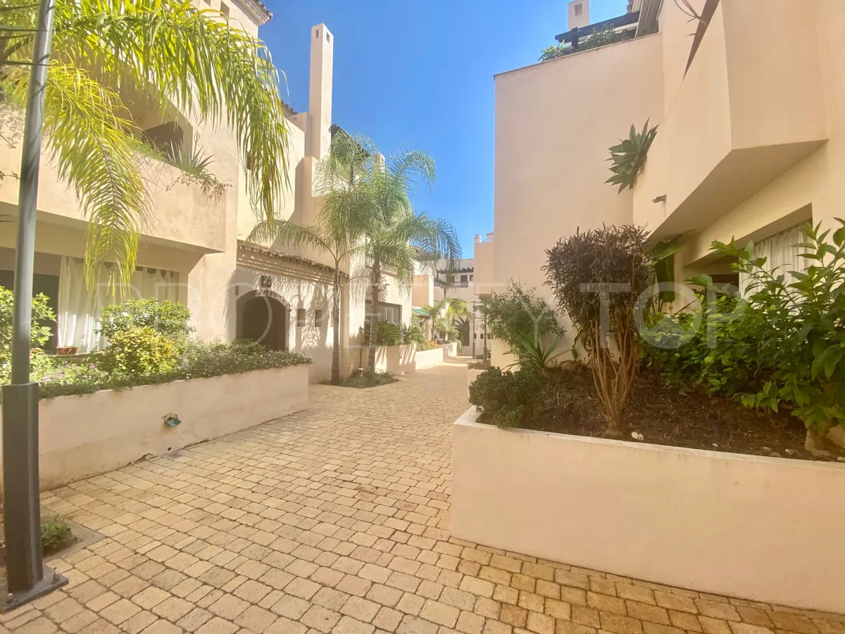 Apartamento planta baja en venta en Nueva Andalucia con 2 dormitorios