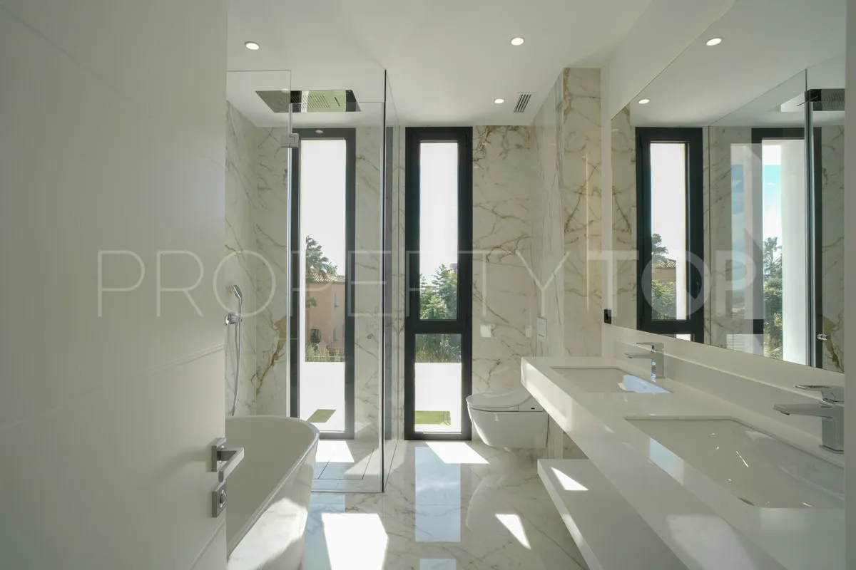 For sale villa with 5 bedrooms in Los Flamingos