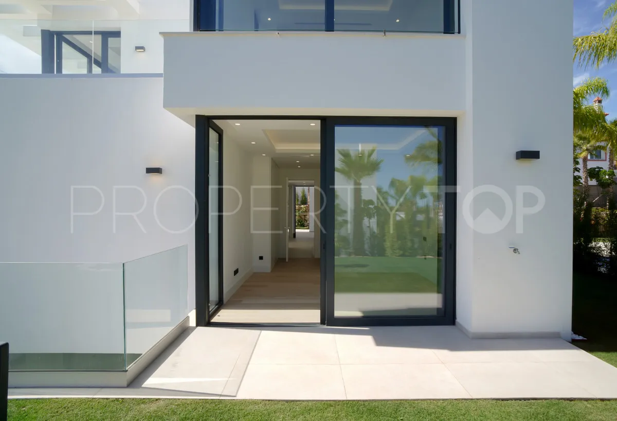 For sale villa with 5 bedrooms in Los Flamingos
