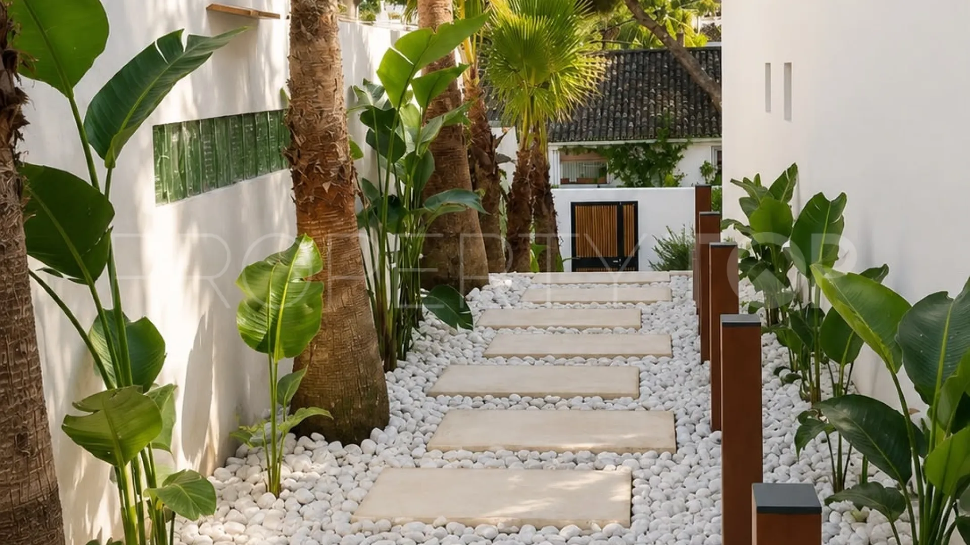 4 bedrooms Nueva Andalucia villa for sale