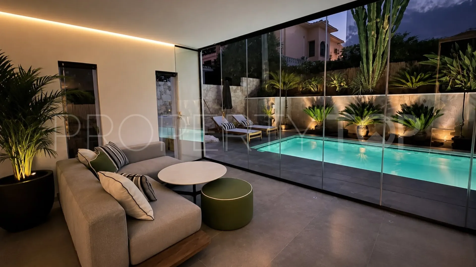 4 bedrooms Nueva Andalucia villa for sale