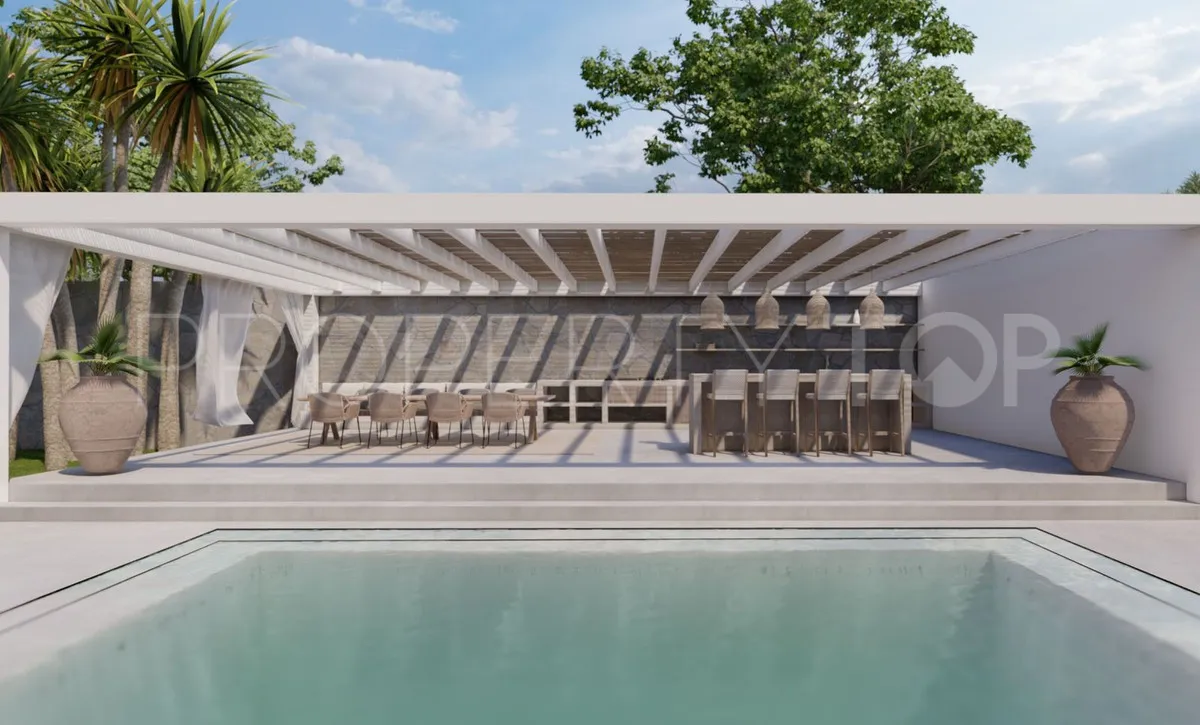For sale villa with 5 bedrooms in Guadalmina Baja