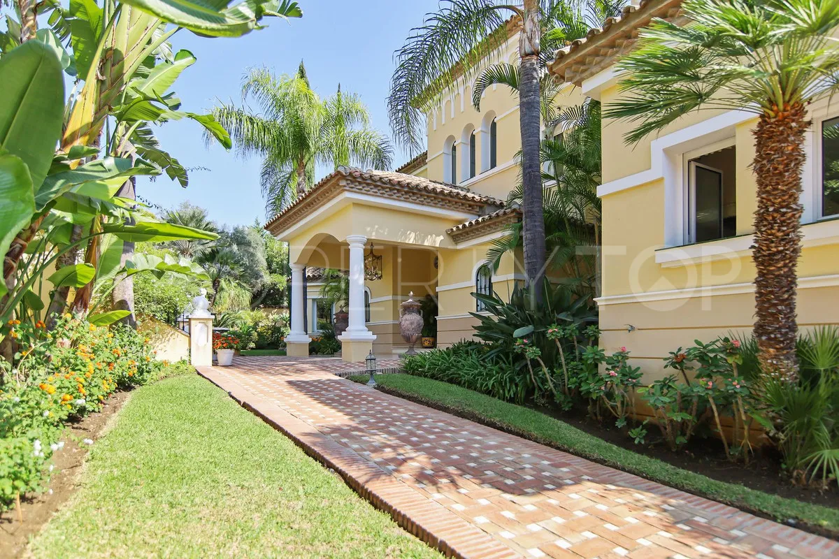 5 bedrooms villa for sale in El Paraiso