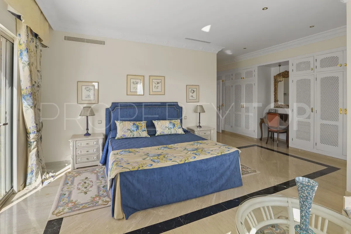 5 bedrooms villa for sale in El Paraiso