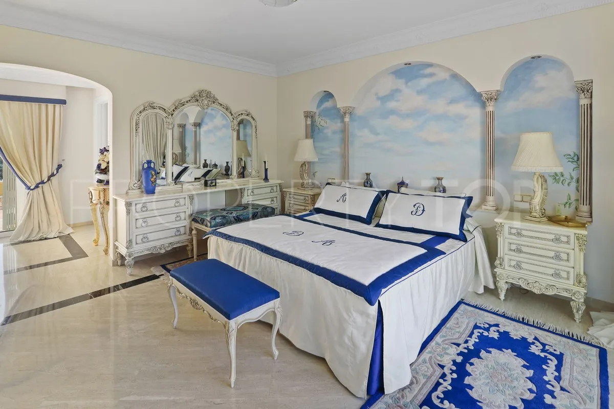 5 bedrooms villa for sale in El Paraiso