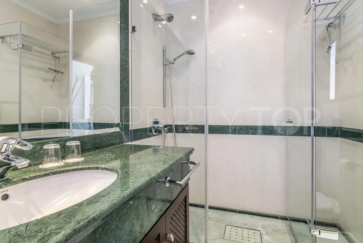 Ático en venta en Benahavis de 3 dormitorios