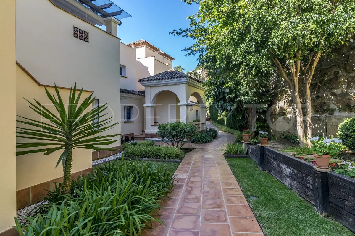 Ático en venta en Benahavis de 3 dormitorios