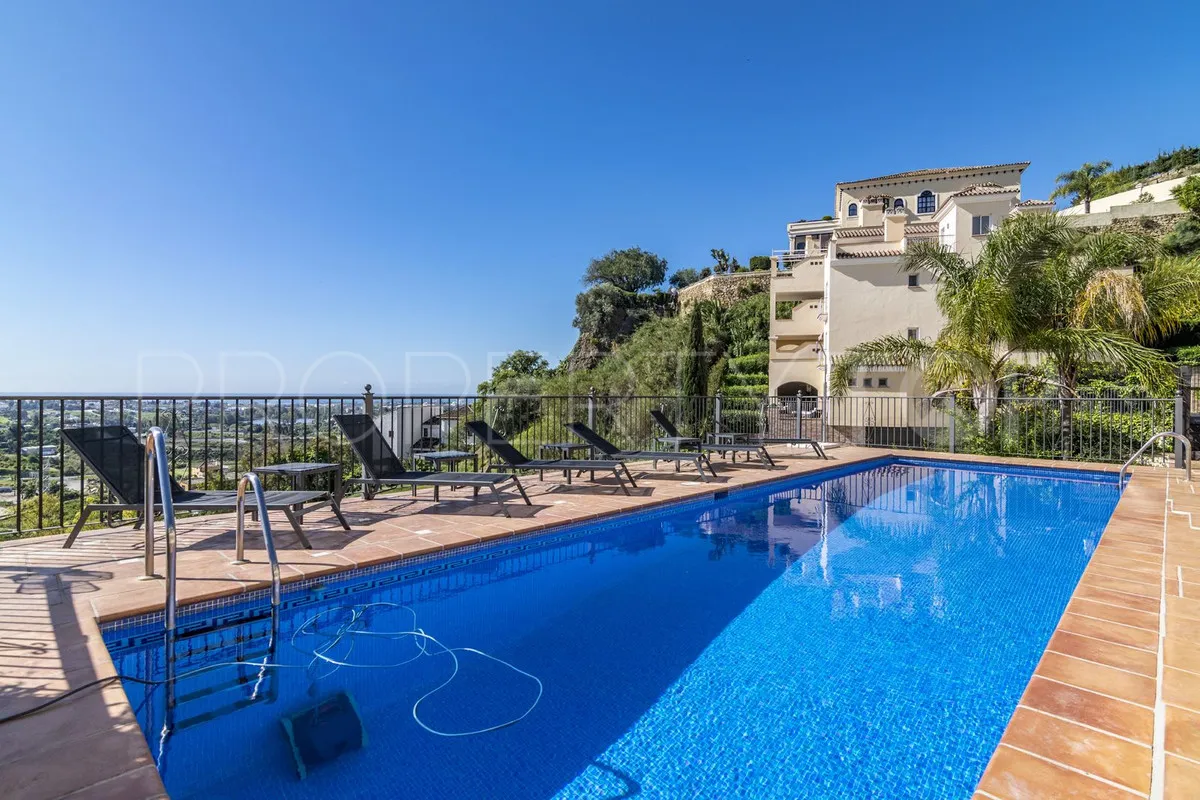 Ático en venta en Benahavis de 3 dormitorios