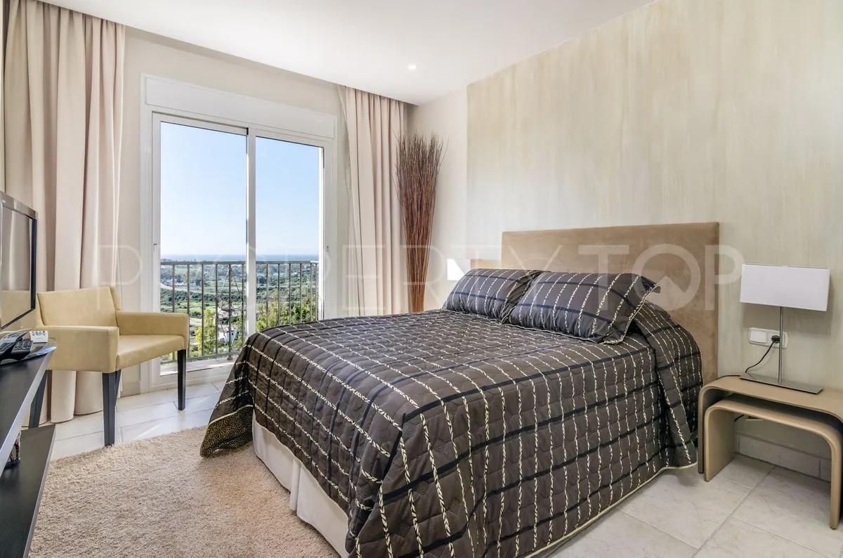 Ático en venta en Benahavis de 3 dormitorios