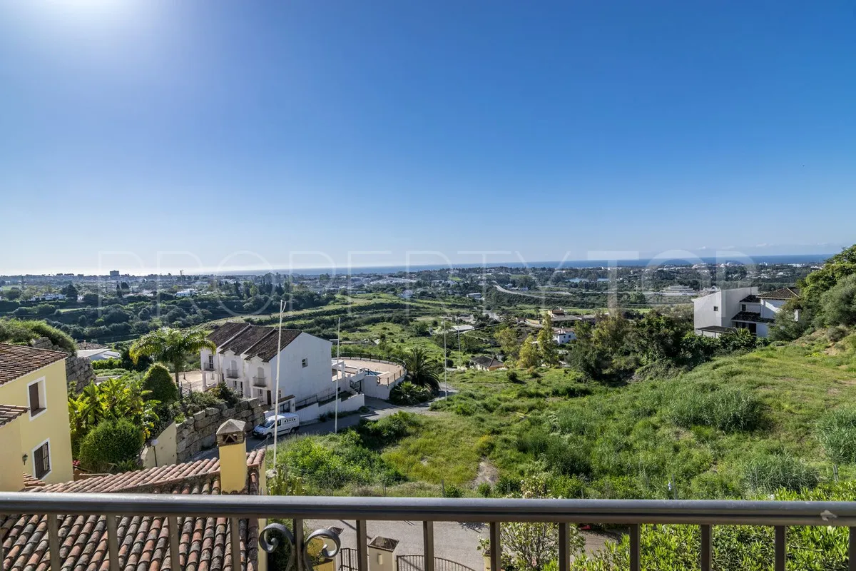 Ático en venta en Benahavis de 3 dormitorios