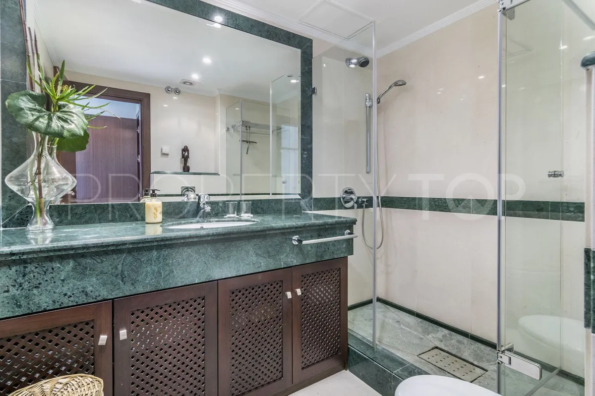 Ático en venta en Benahavis de 3 dormitorios