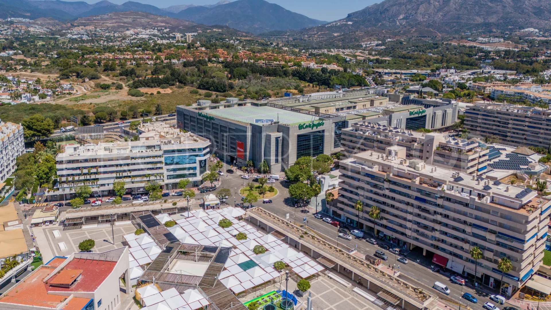 Apartment for sale in Marbella - Puerto Banus with 2 bedrooms