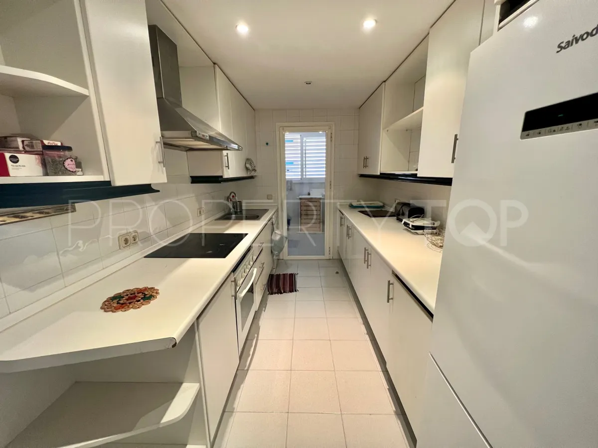 Apartamento a la venta con 2 dormitorios en Marbella - Puerto Banus