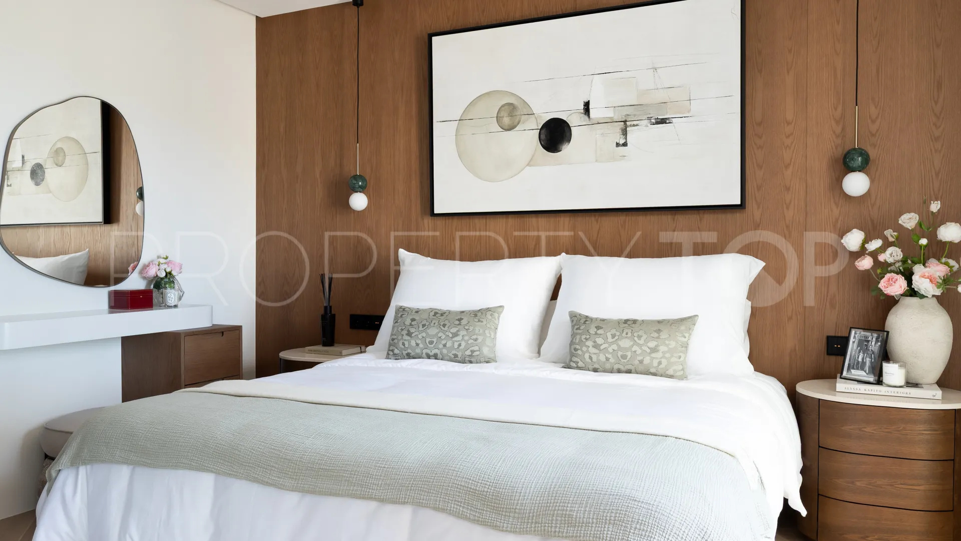 Buy town house in El Herrojo