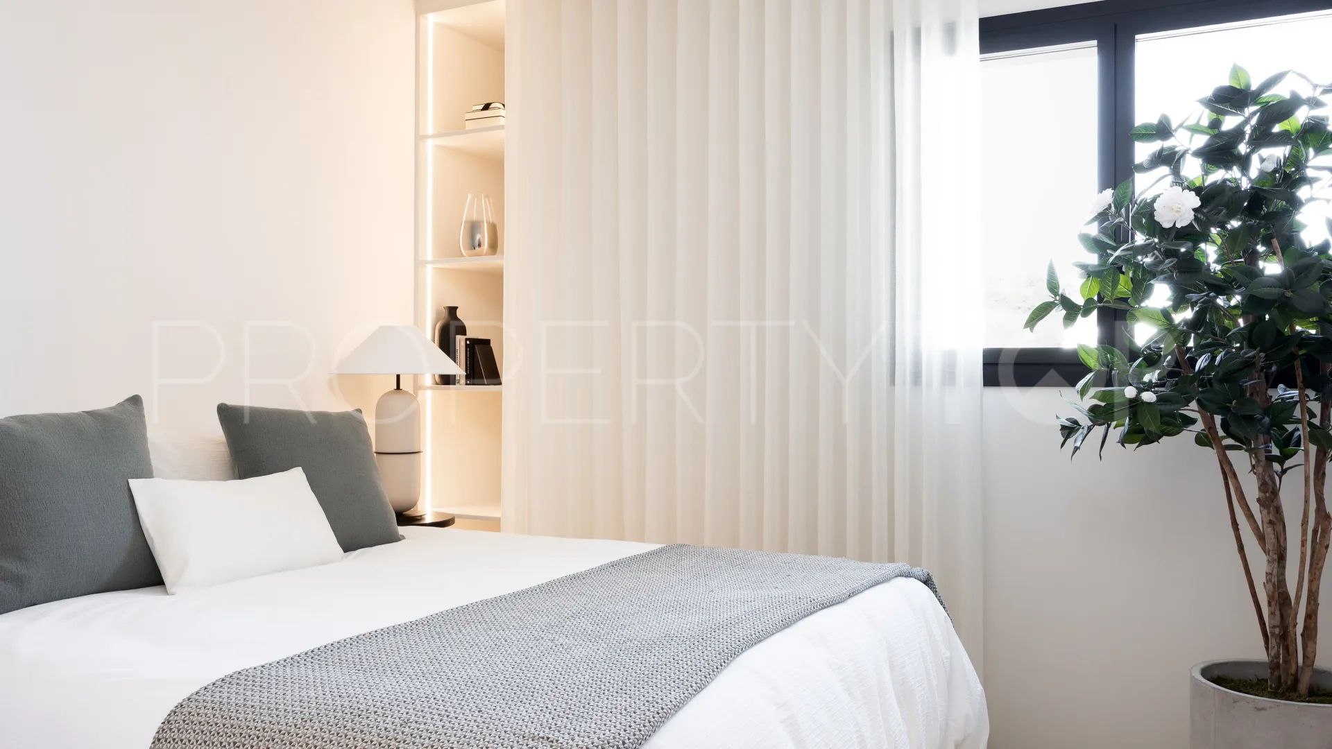 Buy town house in El Herrojo