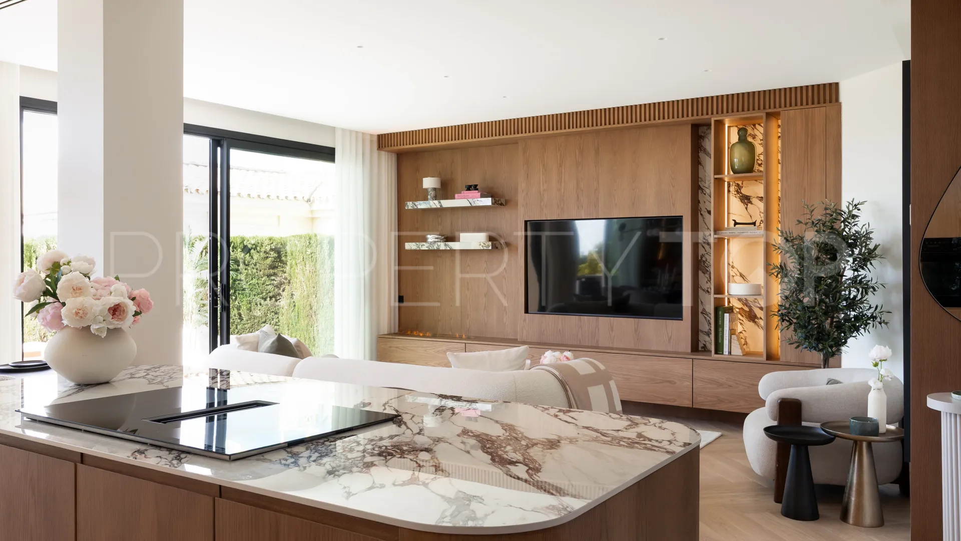 Buy town house in El Herrojo