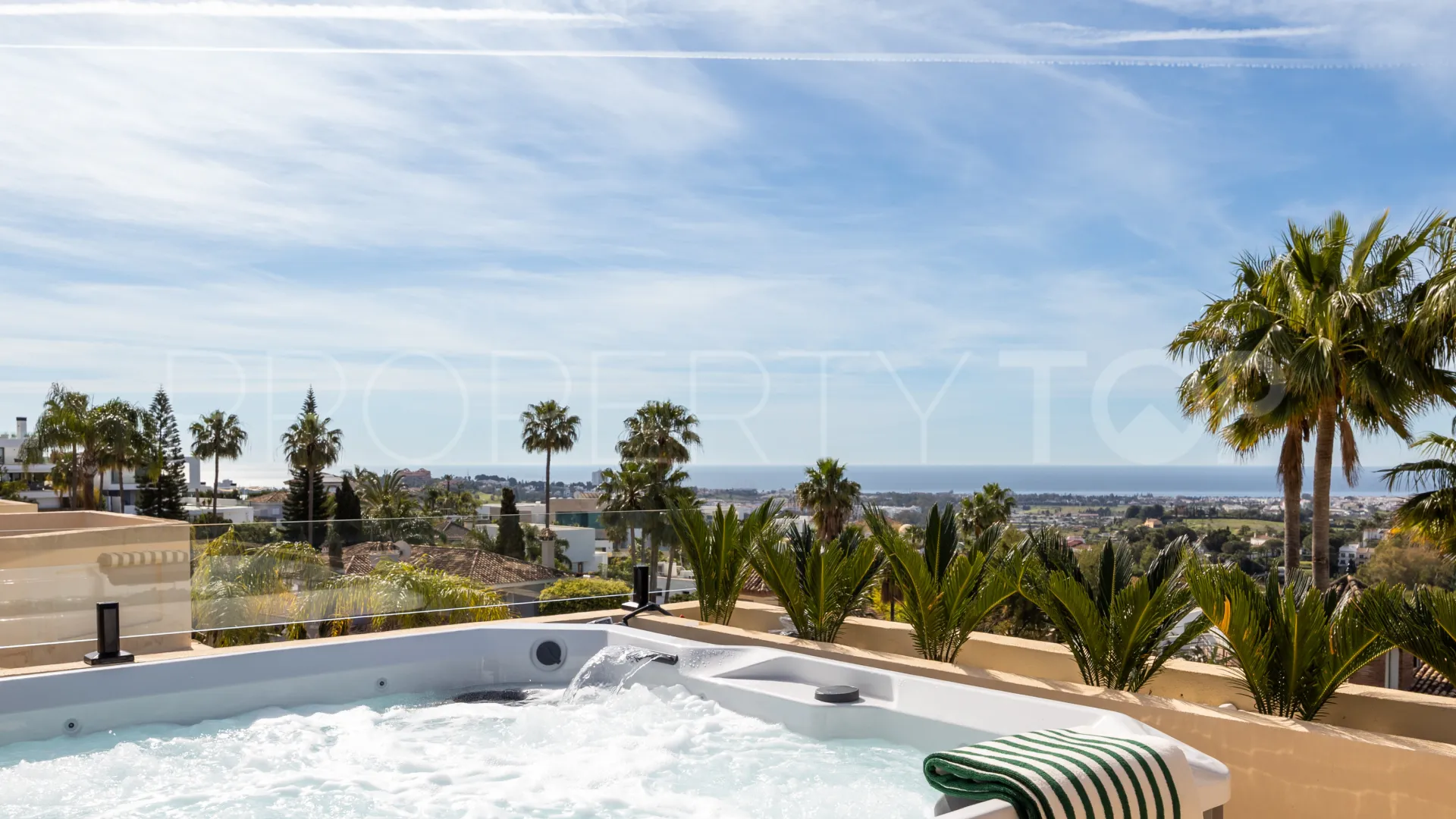 Buy town house in El Herrojo