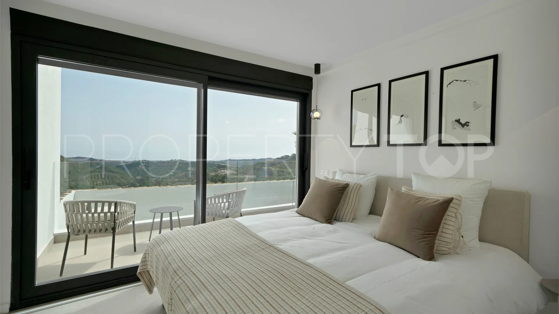 For sale Monte Mayor villa with 5 bedrooms