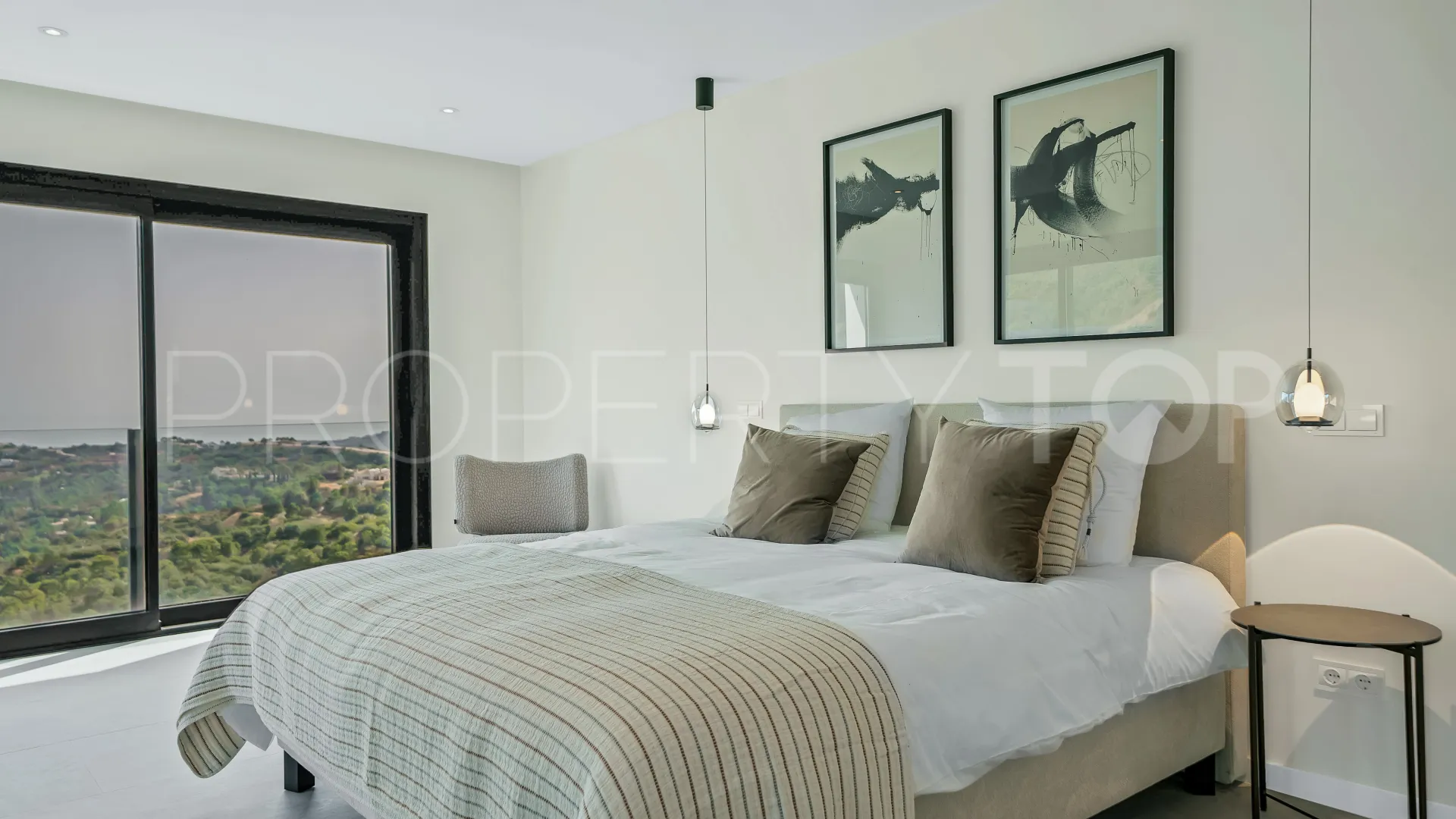 For sale Monte Mayor villa with 5 bedrooms