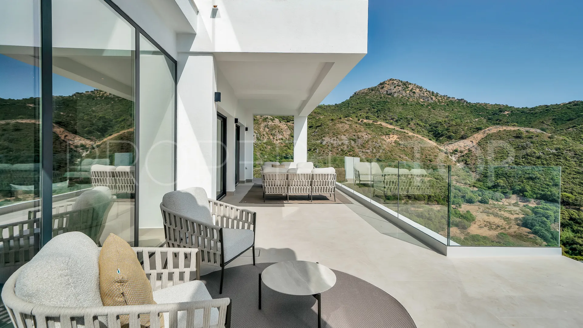 For sale Monte Mayor villa with 5 bedrooms