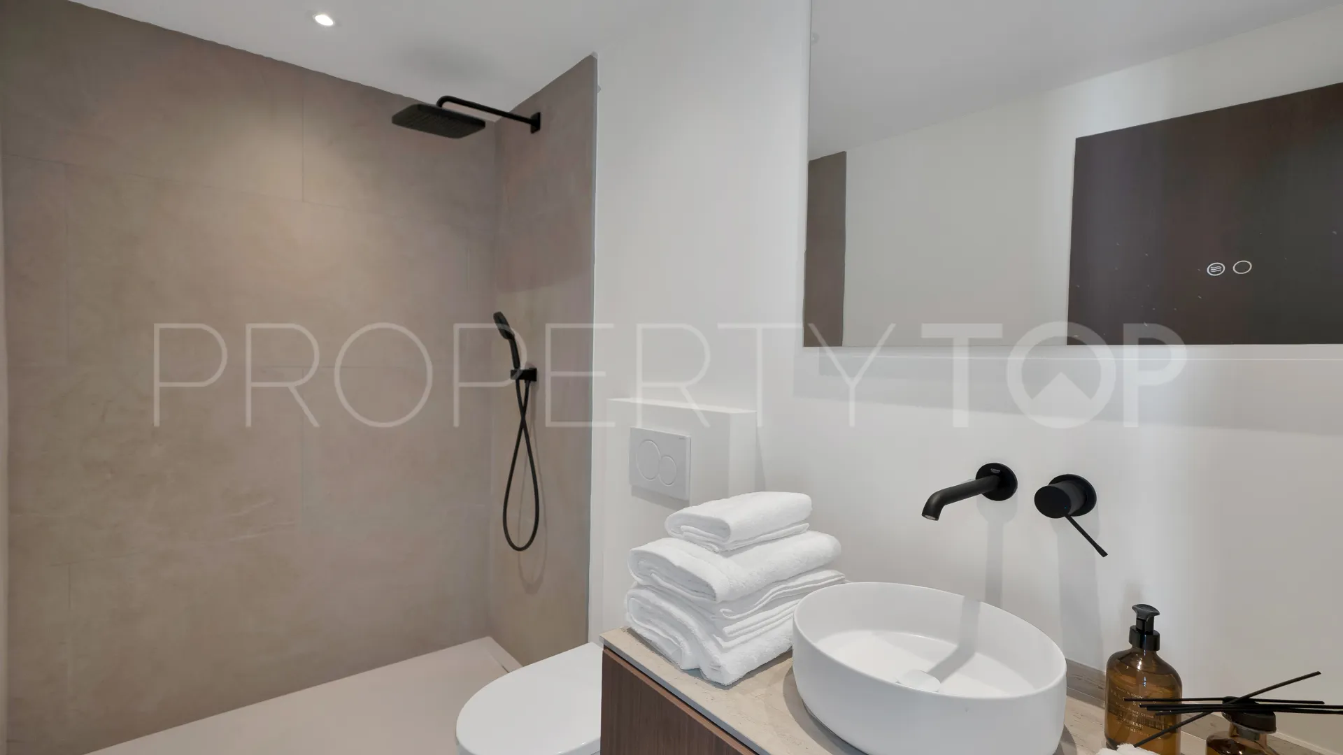 For sale Monte Mayor villa with 5 bedrooms