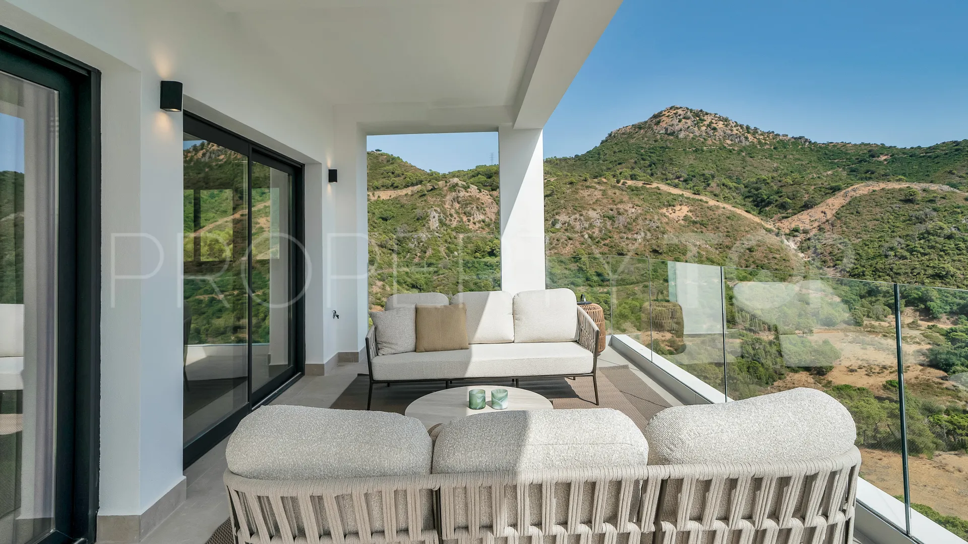 For sale Monte Mayor villa with 5 bedrooms