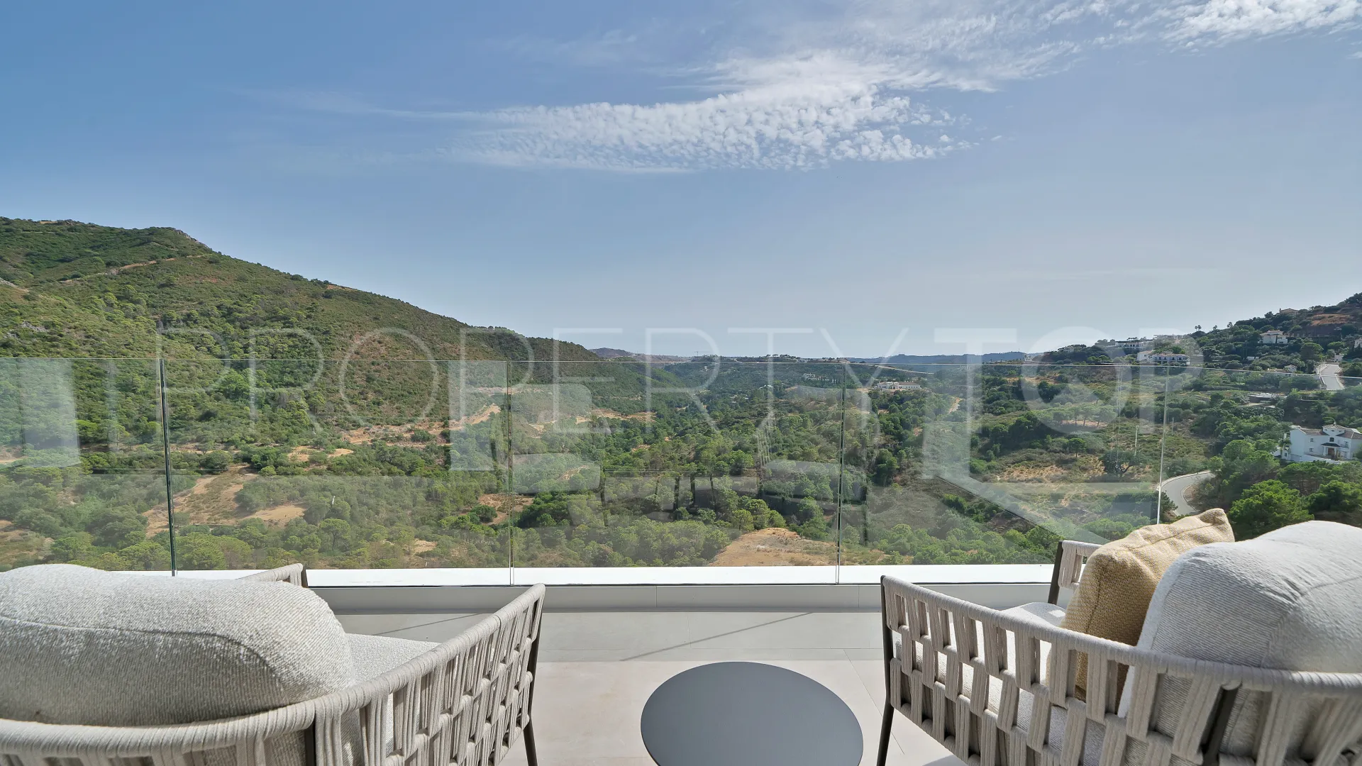 For sale Monte Mayor villa with 5 bedrooms