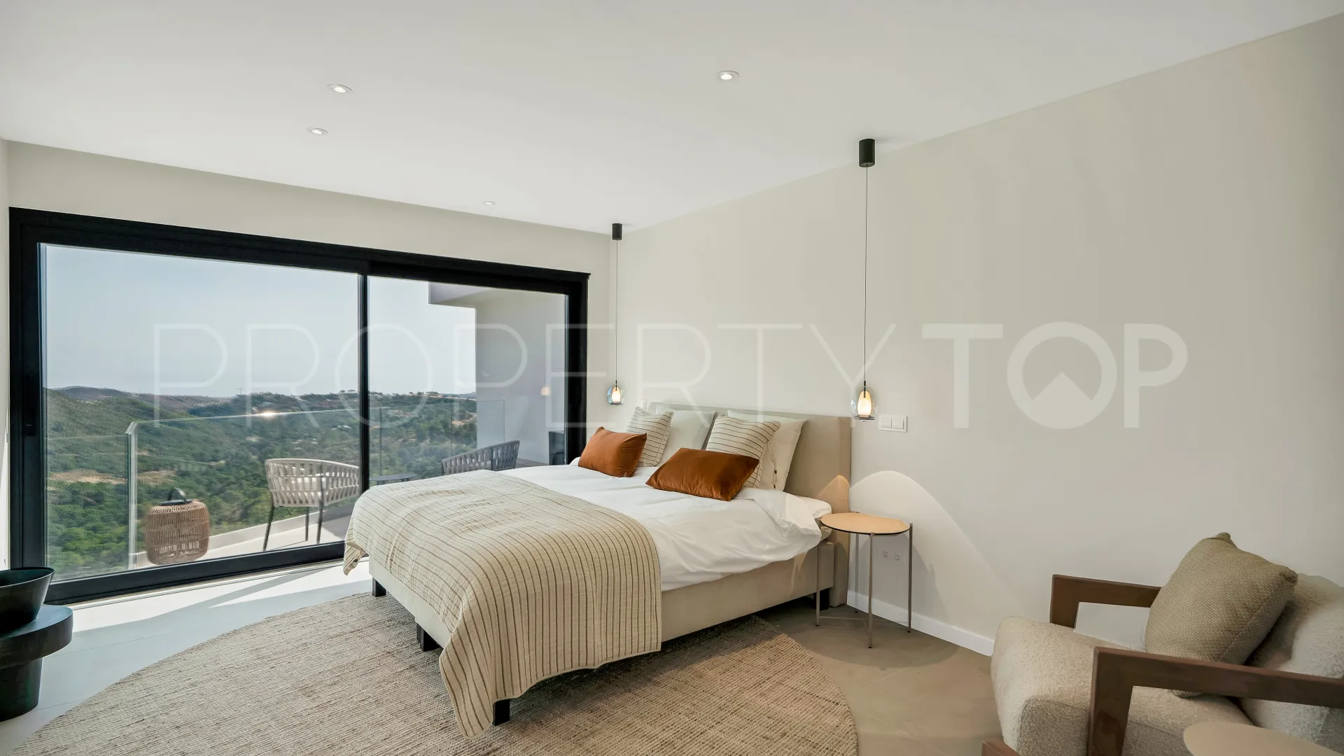 For sale Monte Mayor villa with 5 bedrooms