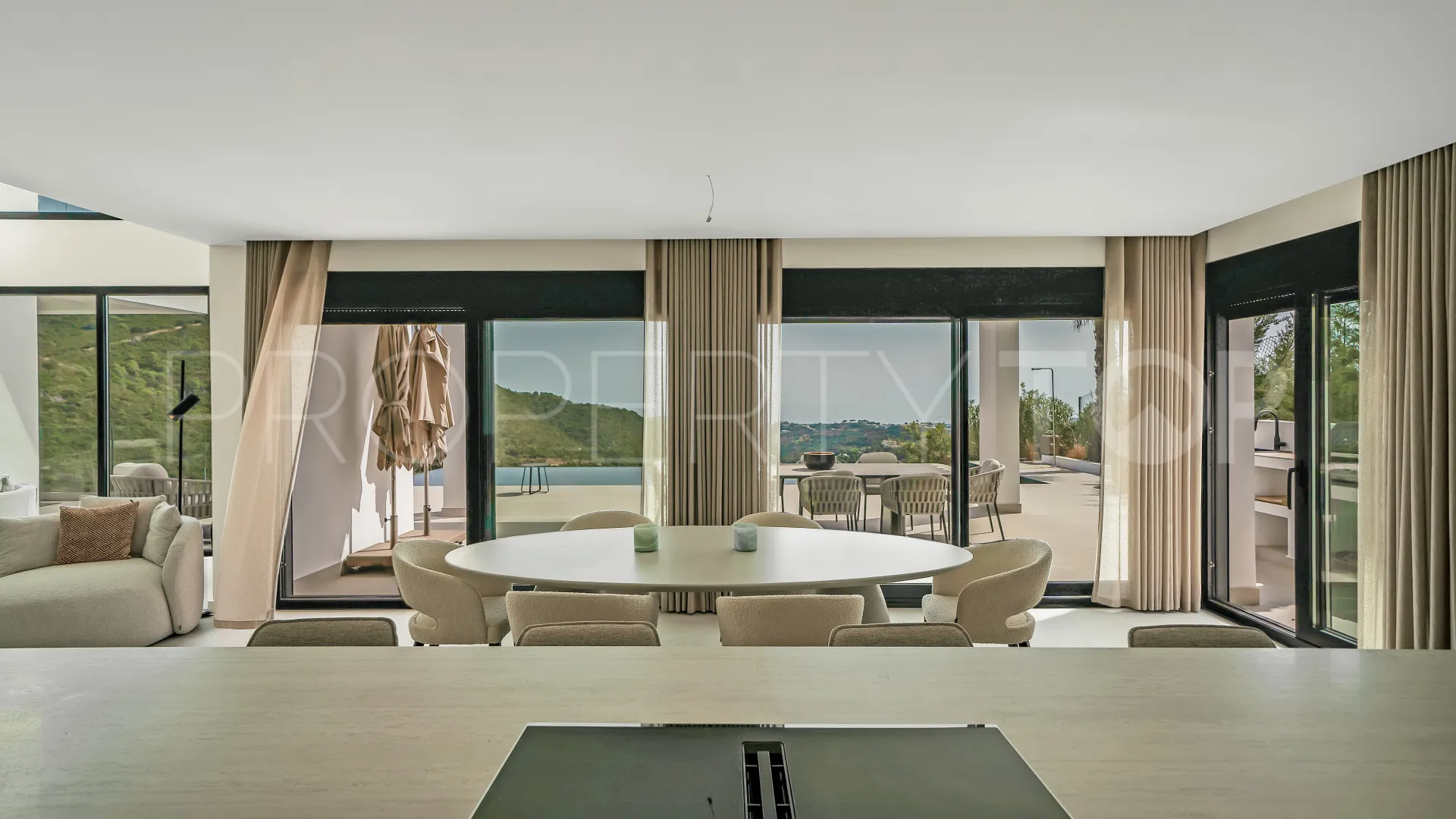 For sale Monte Mayor villa with 5 bedrooms
