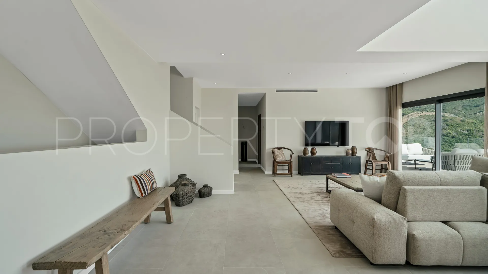 For sale Monte Mayor villa with 5 bedrooms