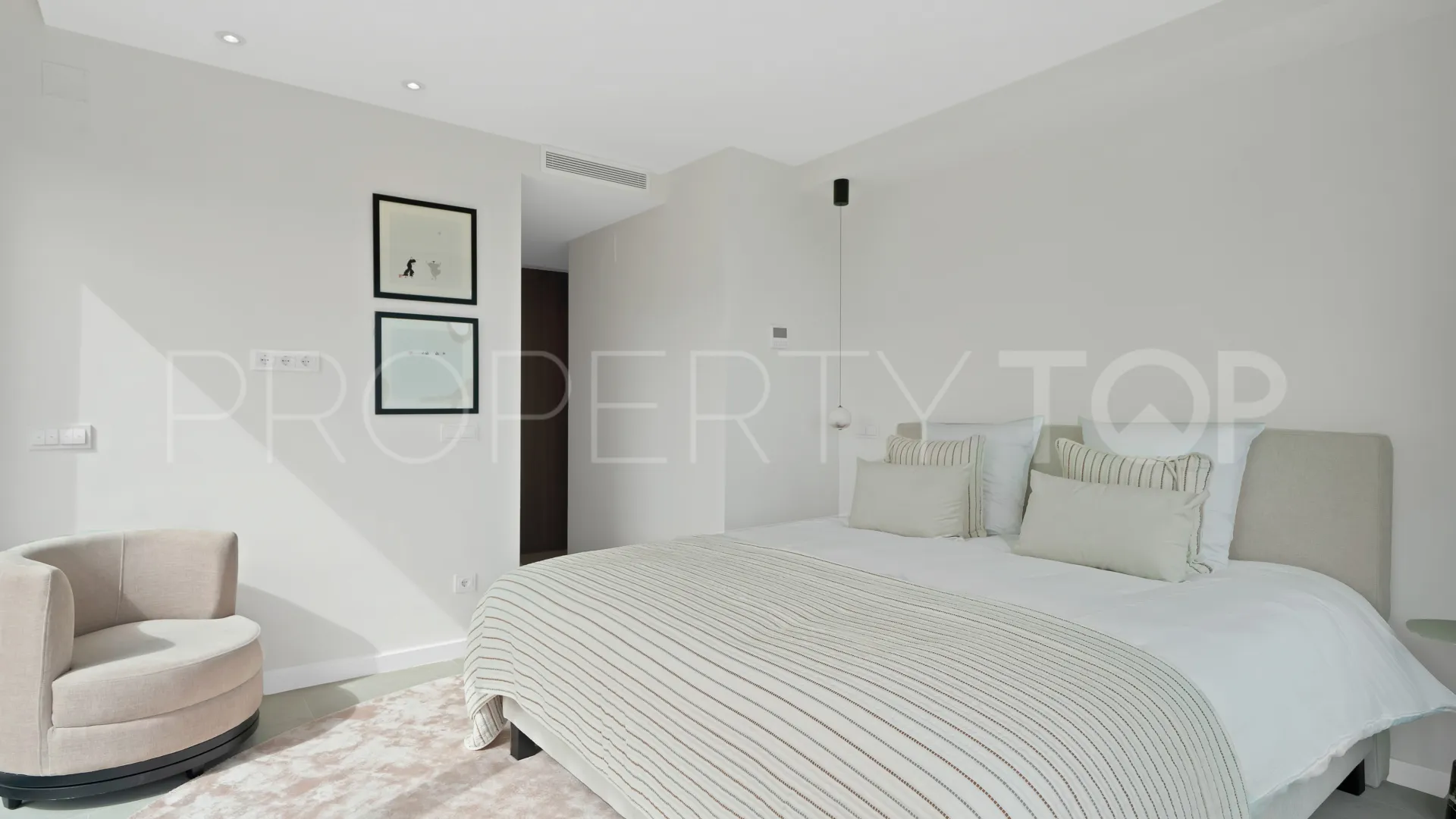 For sale Monte Mayor villa with 5 bedrooms