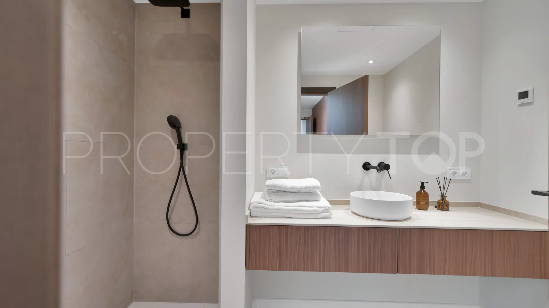 For sale Monte Mayor villa with 5 bedrooms