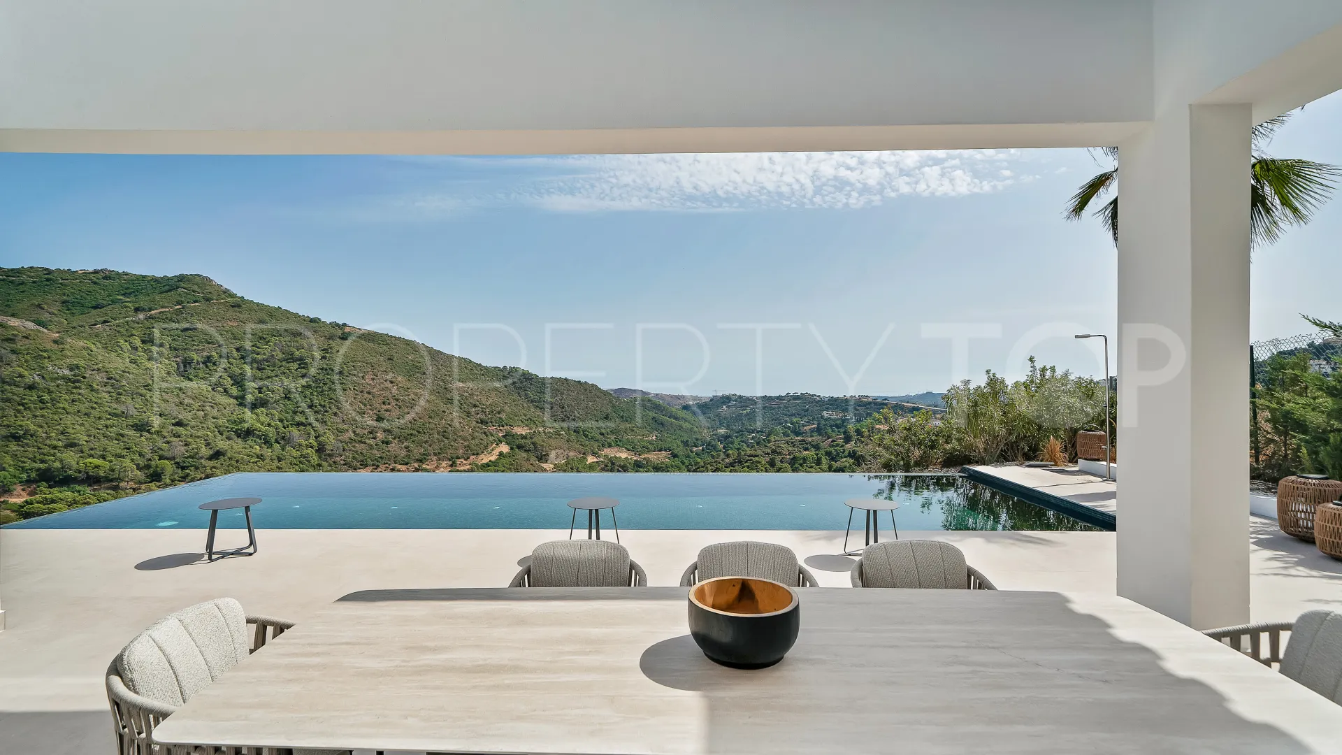 For sale Monte Mayor villa with 5 bedrooms