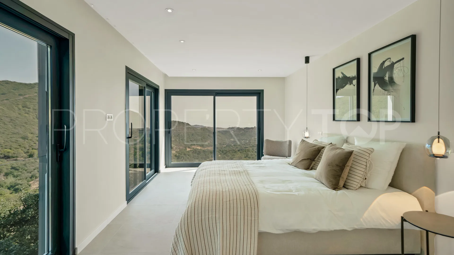 For sale Monte Mayor villa with 5 bedrooms