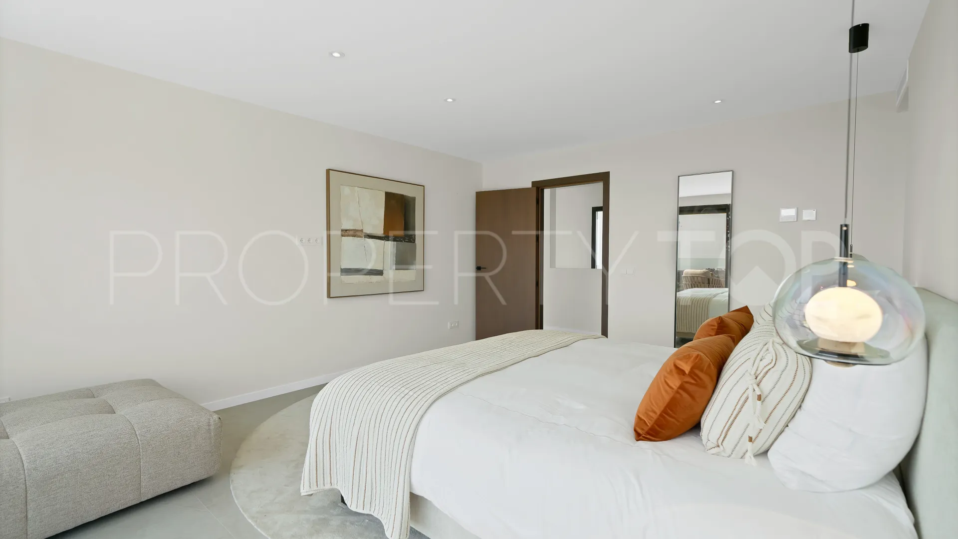 For sale Monte Mayor villa with 5 bedrooms
