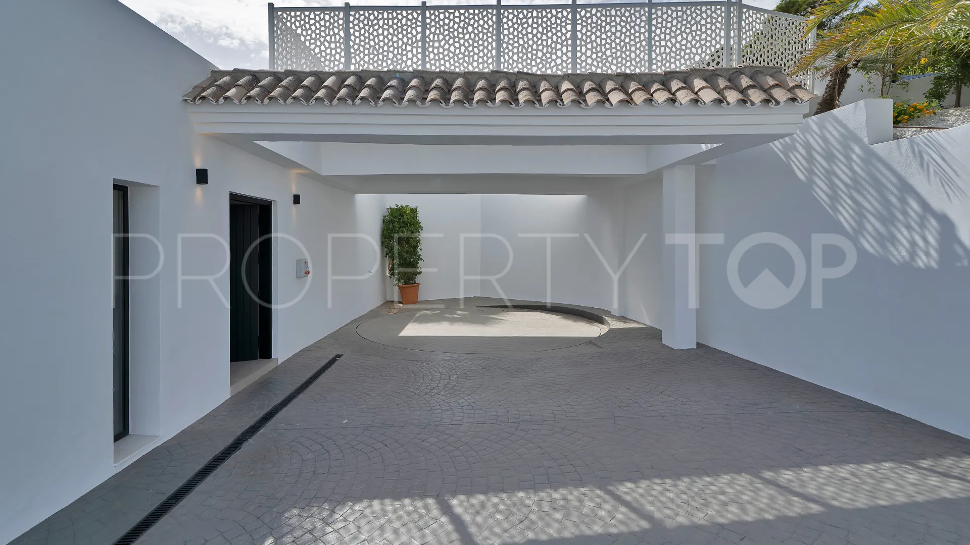 For sale Monte Mayor villa with 5 bedrooms